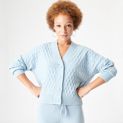 knitted cardigan;