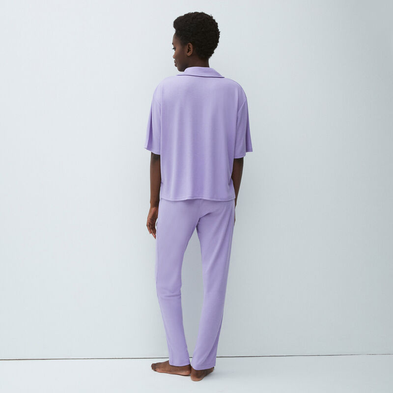 pantalon en matière gaufrée;