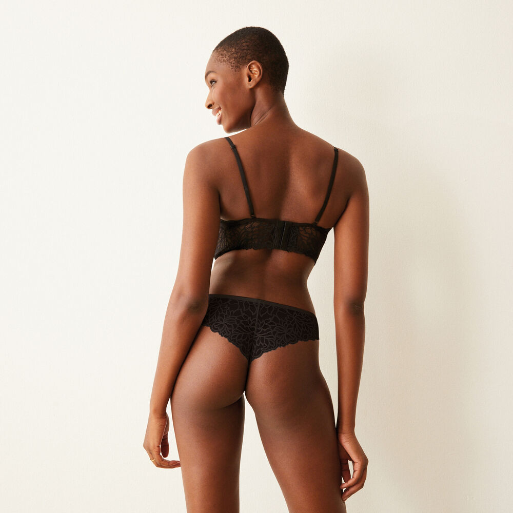 Lace triangle push up bra - black black.