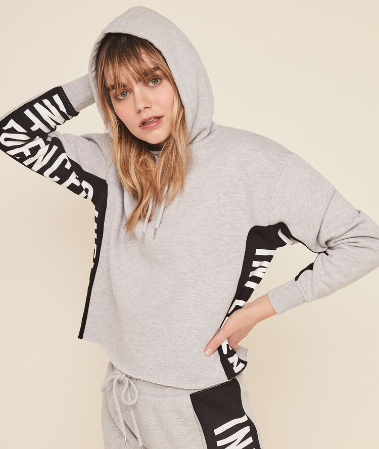 Hellovibiz sweatshirt with hood and bands on the side grey.