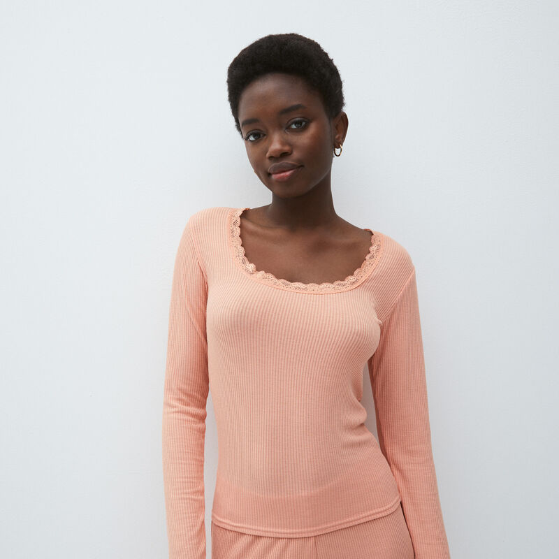 long-sleeve pyjama top with lace detail;