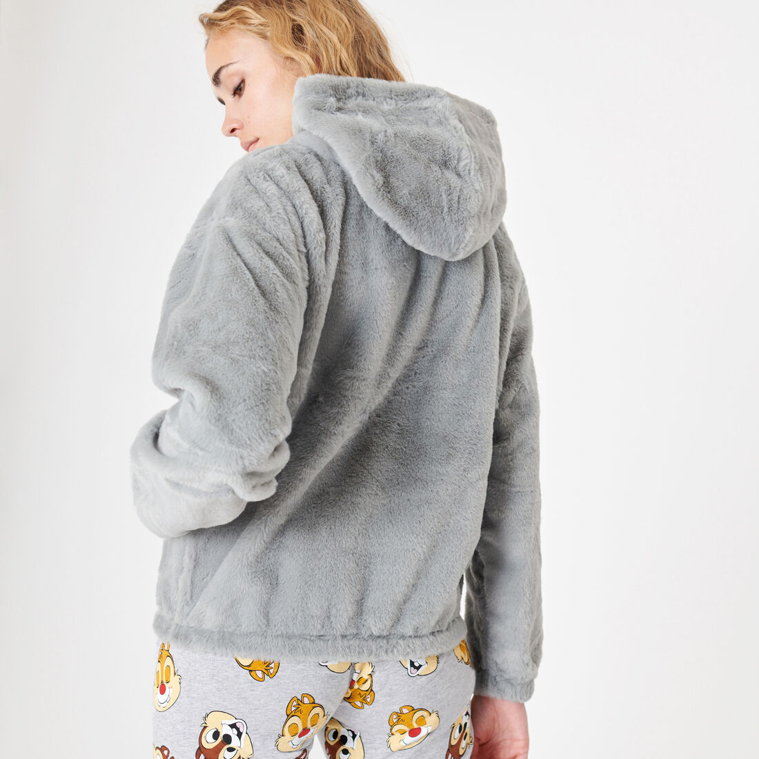 chip 'n' dale fleece sweatshirt;