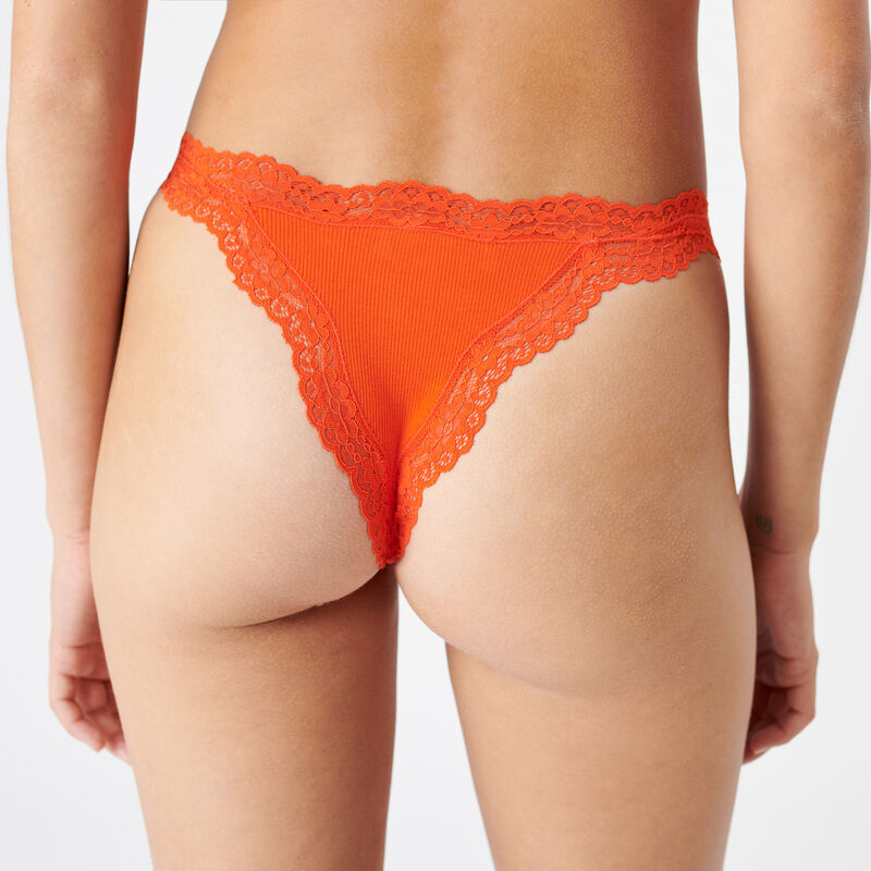 cotton and lace thong;