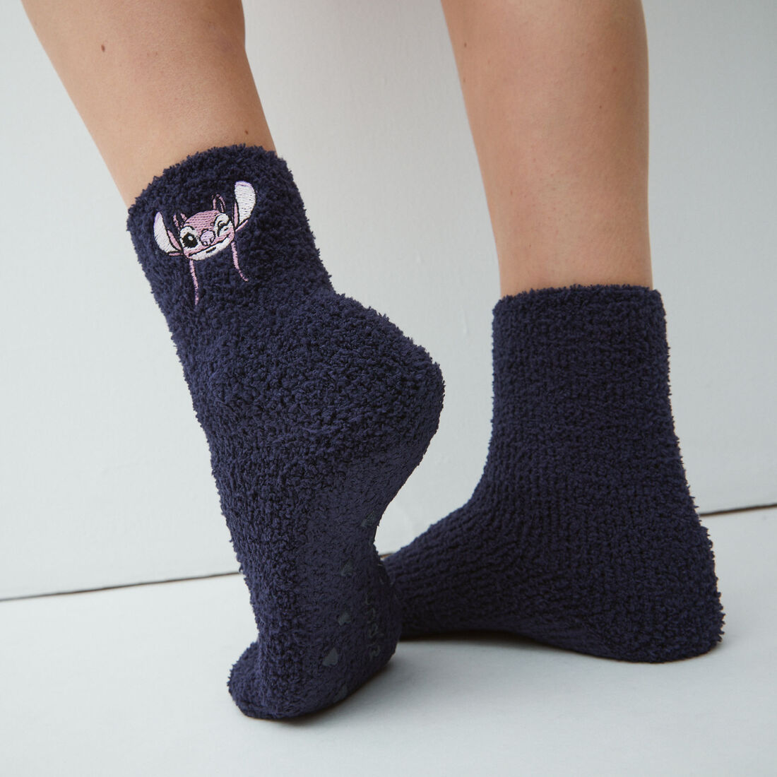 fluffy stitch print socks;