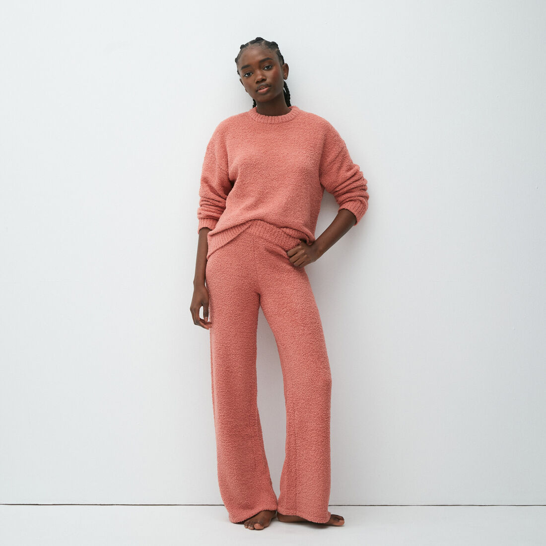 plain fleece sweatshirt;