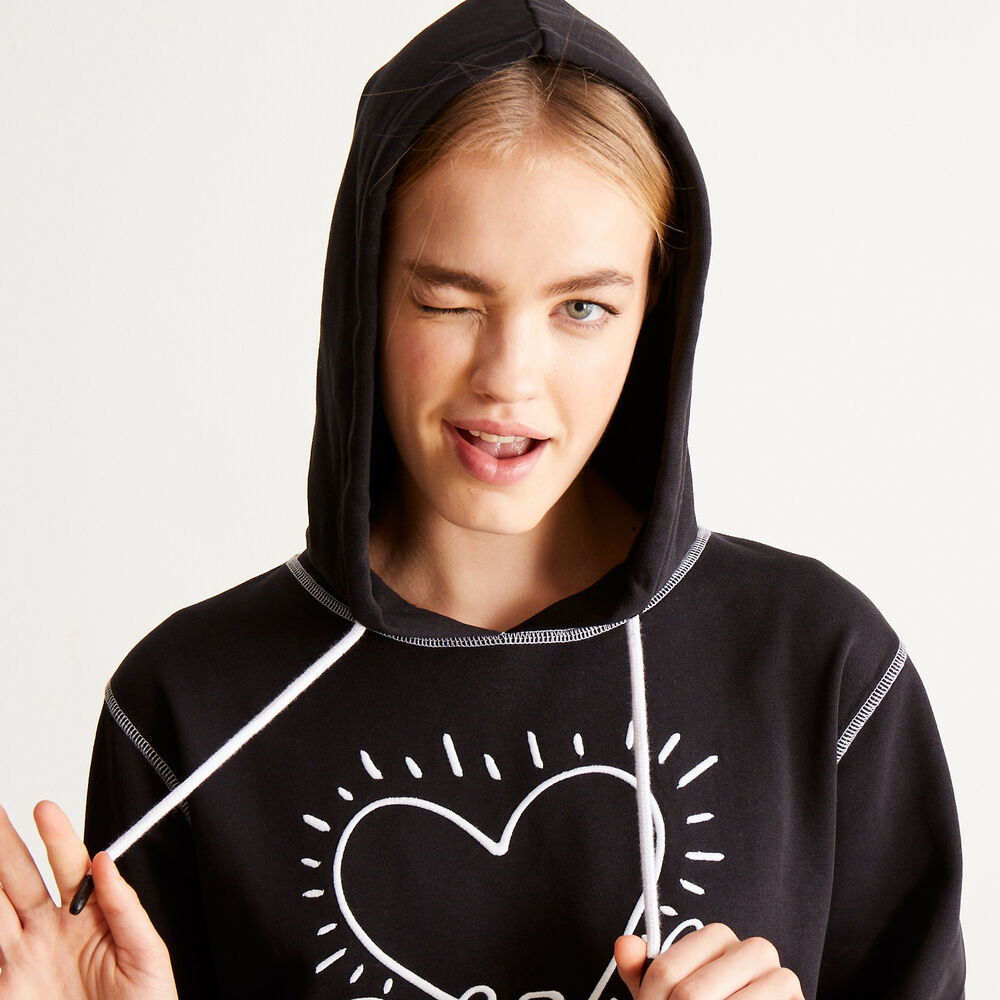 Bluza w serca keith haring — kolor czarny czarny.