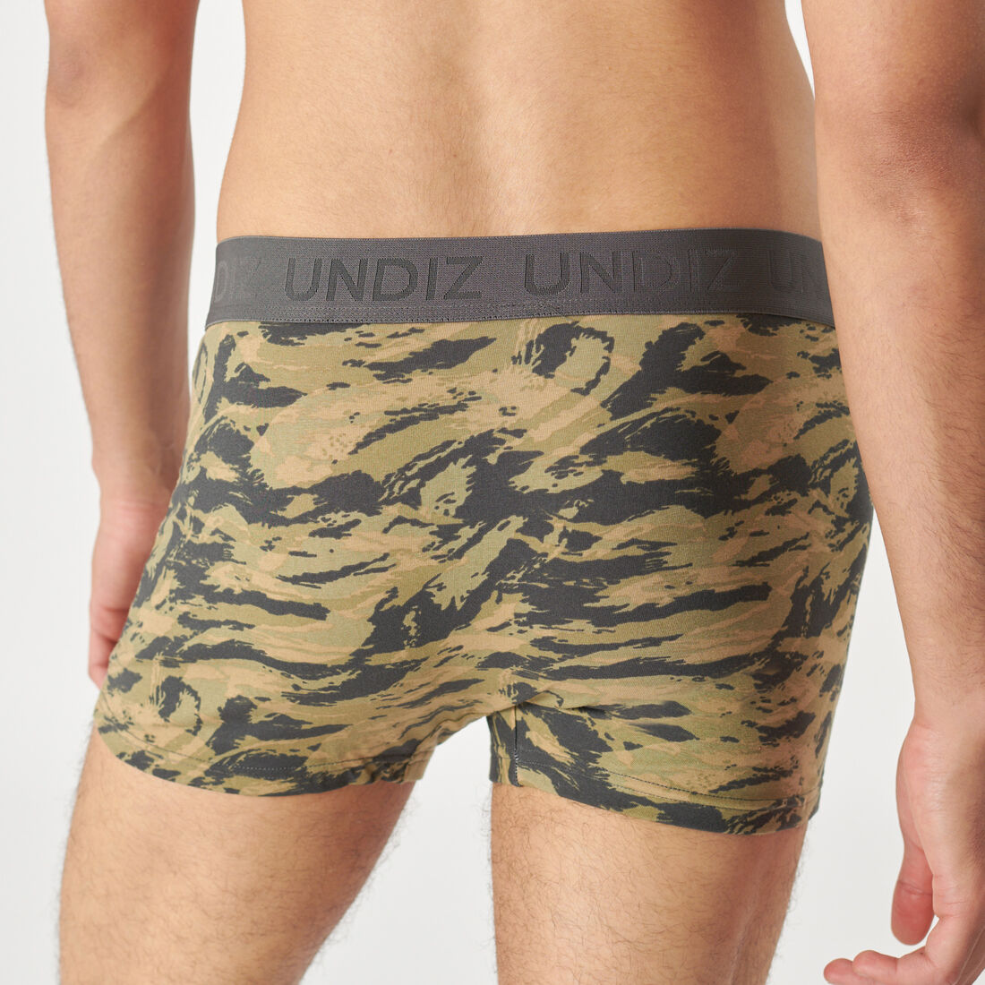 boxer with camouflage motifs;