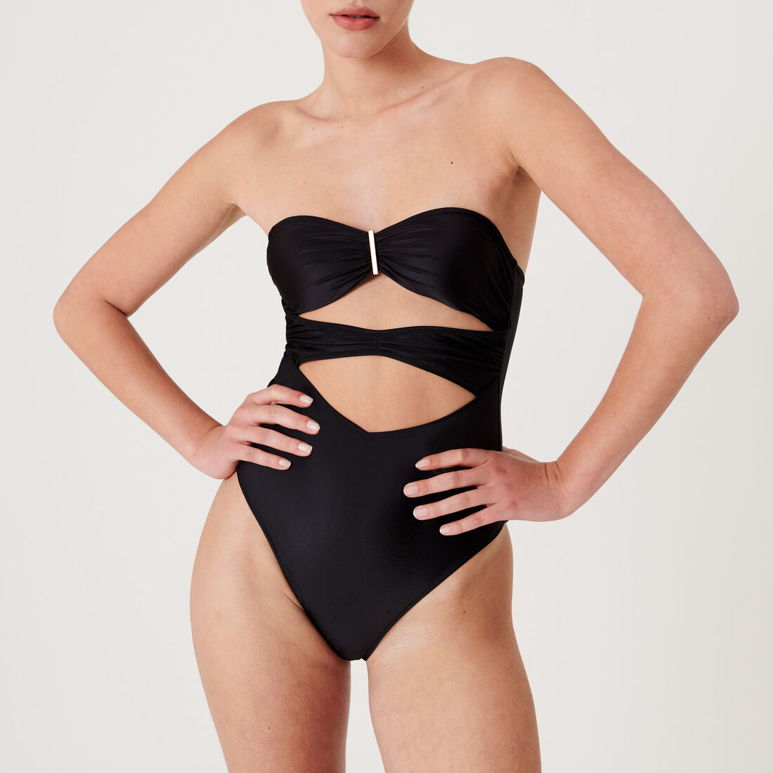 velvet one-piece openwork swimsuit - black;