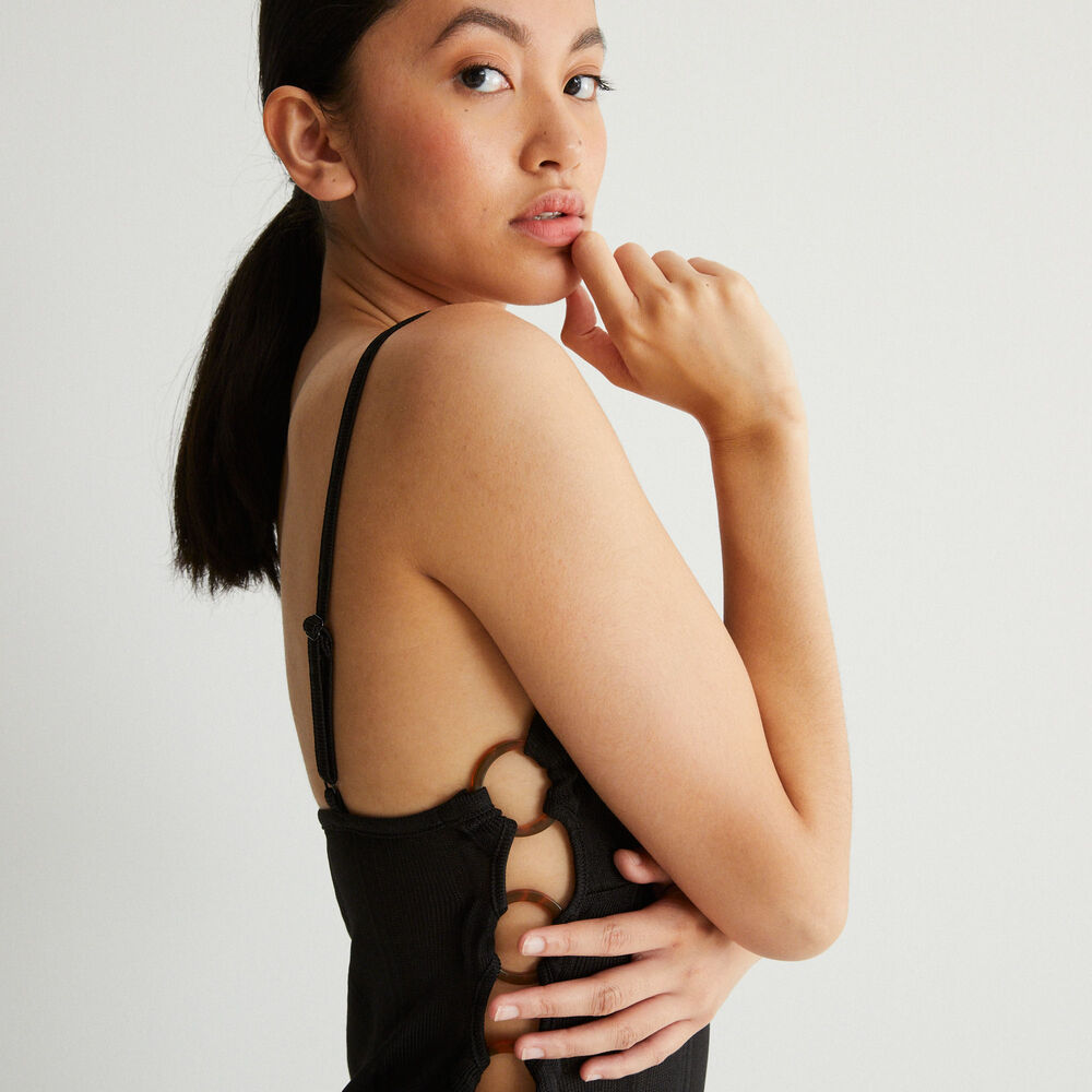 Long cut-out bust dress with rings - black black.