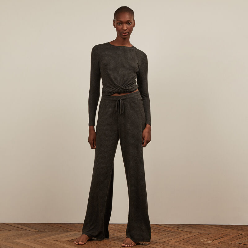 • Wide-leg trousers - black • Wide-leg trousers - black;