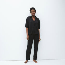 pantalon en matière gaufrée;