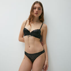 soutien-gorge push-up en dentelle fleurie;