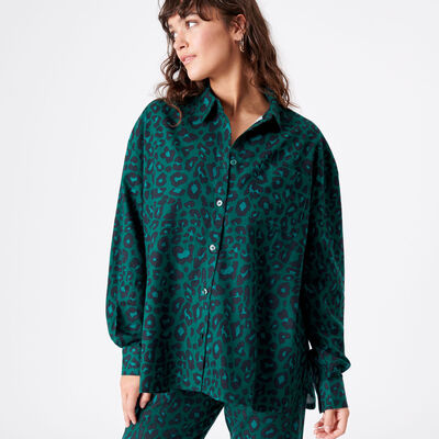 leopard print shirt;