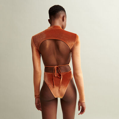 bodysuit with velvet collar and bow on the back - camel;