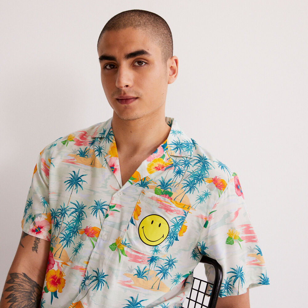 Floral smiley shirt - white white.