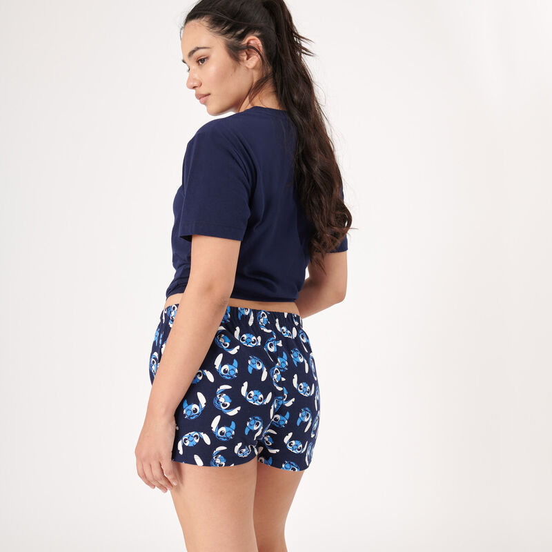 Shorts with Stitch print;