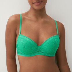 padded bra with fine cups and floral lace;