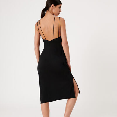 ażurowa sukienka maxi z koronkowymi wstawkami - kolor czarny;