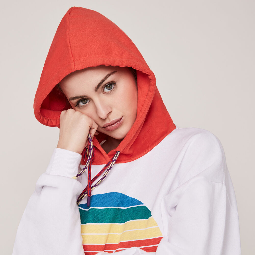Superbeliz hooded sweatshirt white.