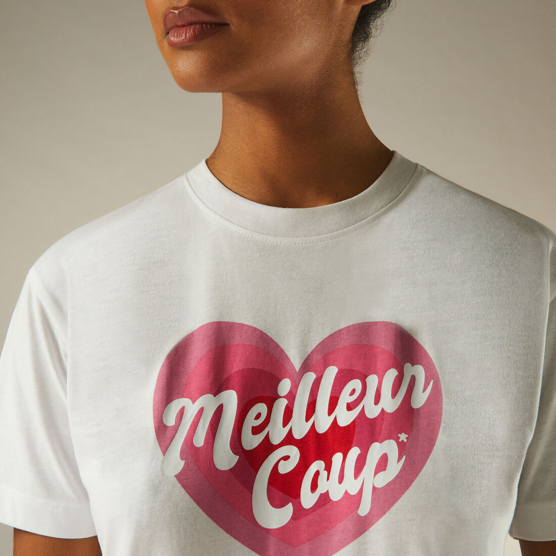 t-shirt with "Meilleur coup" print;