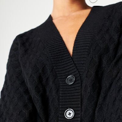 knitted cardigan;