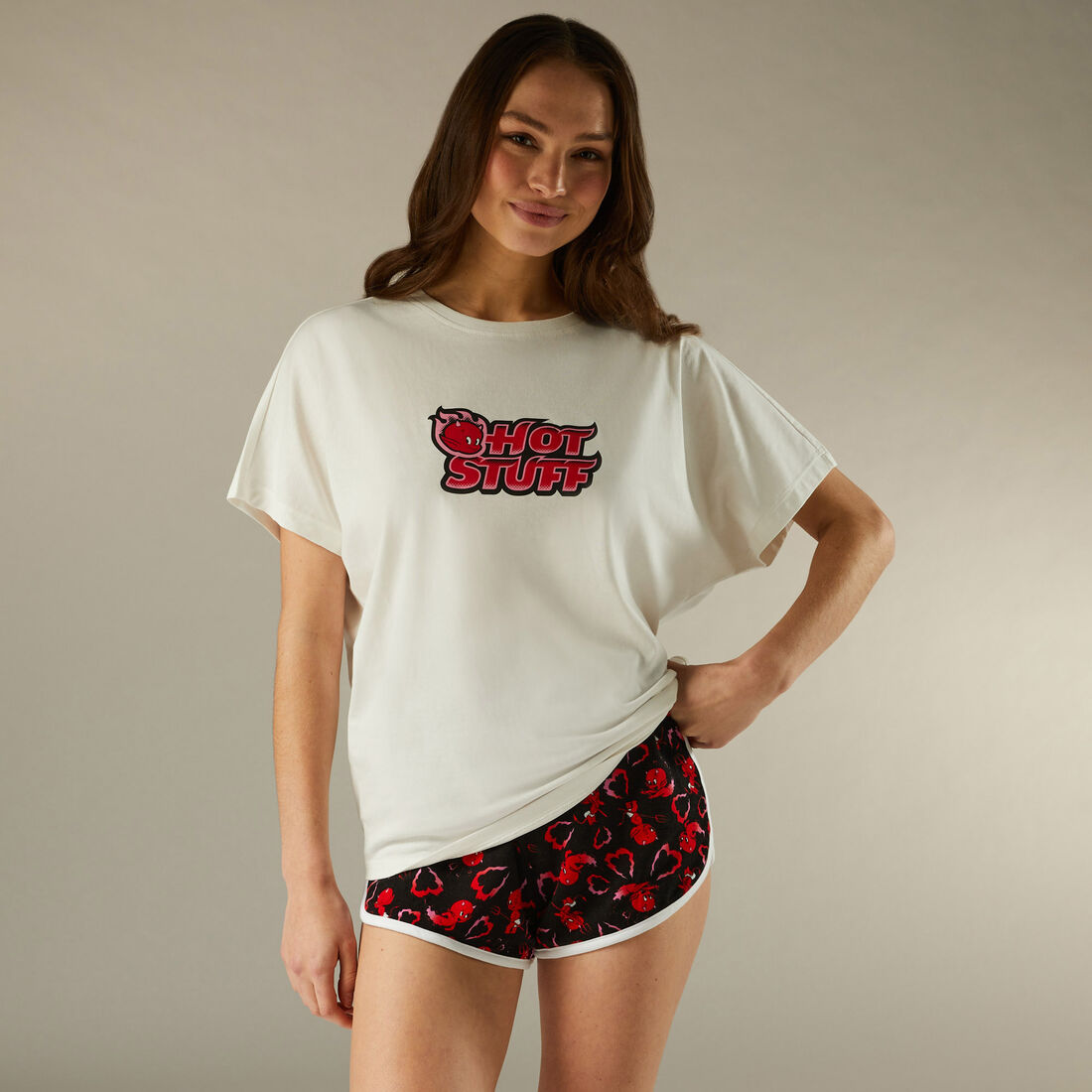 Hot Stuff printed shorts;