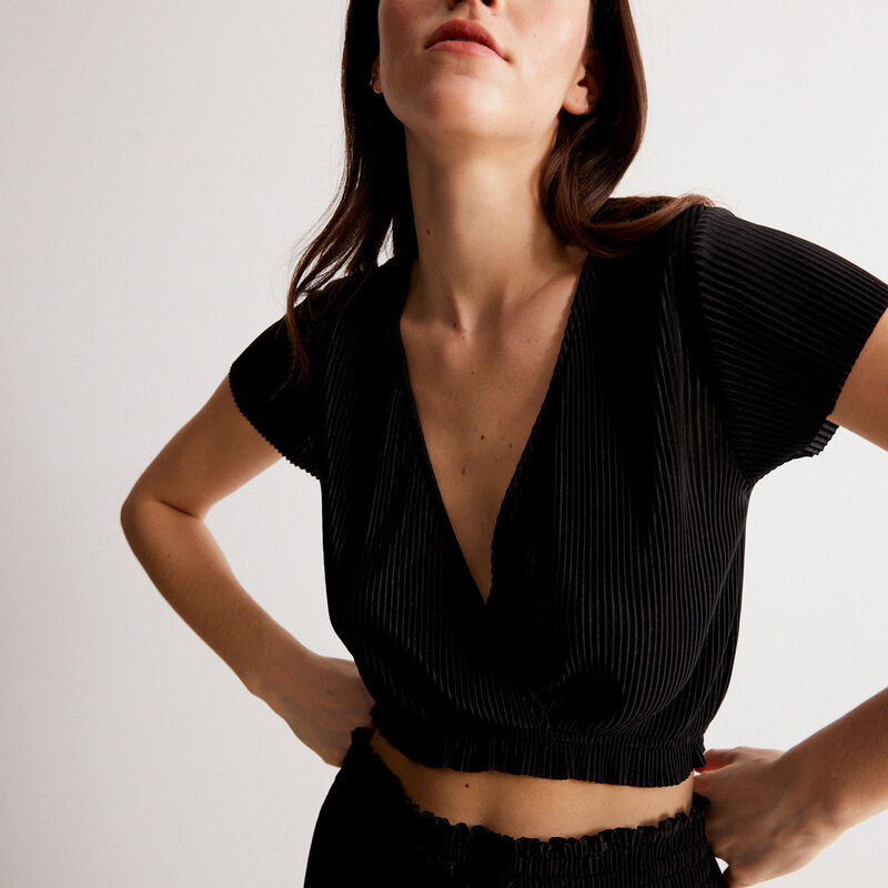 short-sleeved wrapover pleated top - black short-sleeved wrapover pleated top - black;