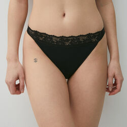 period knickers with lace details