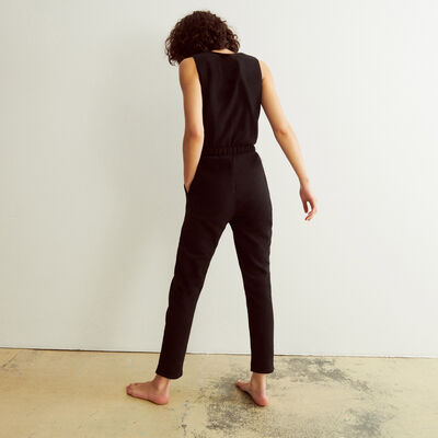 sleeveless pocketless jumpsuit - black;
