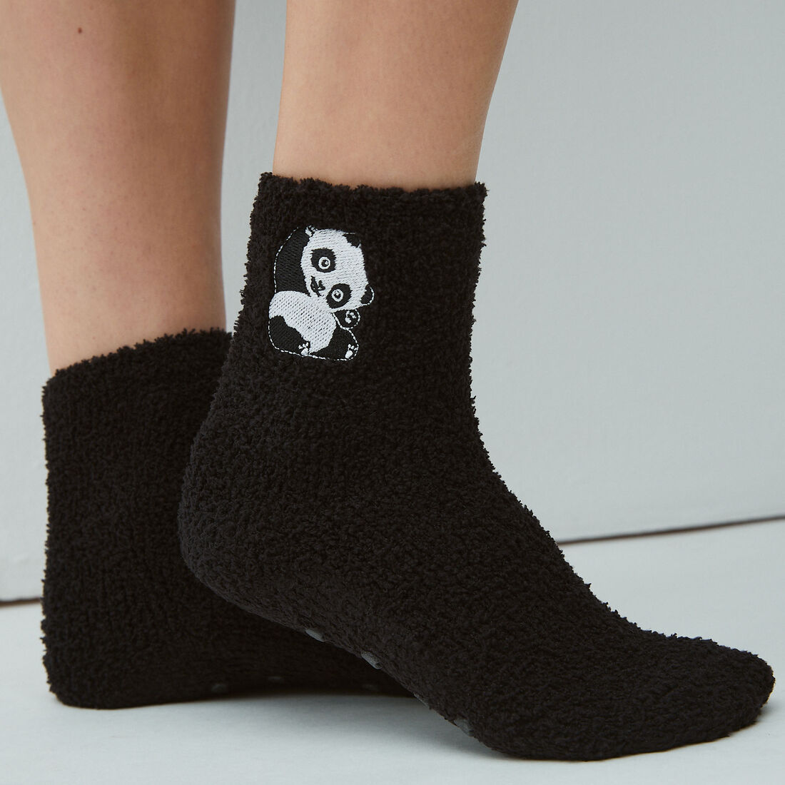 fluffy panda print socks;