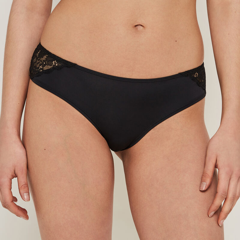 Rinaucoeuriz shorty with jewel detail Rinaucoeuriz shorty with jewel detail;