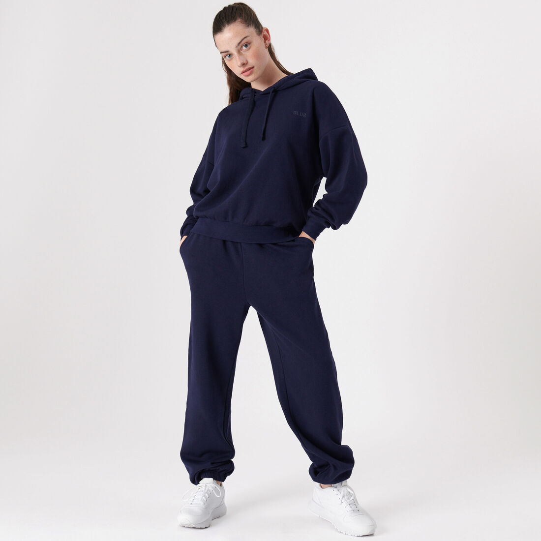 fleece sweatshirt;