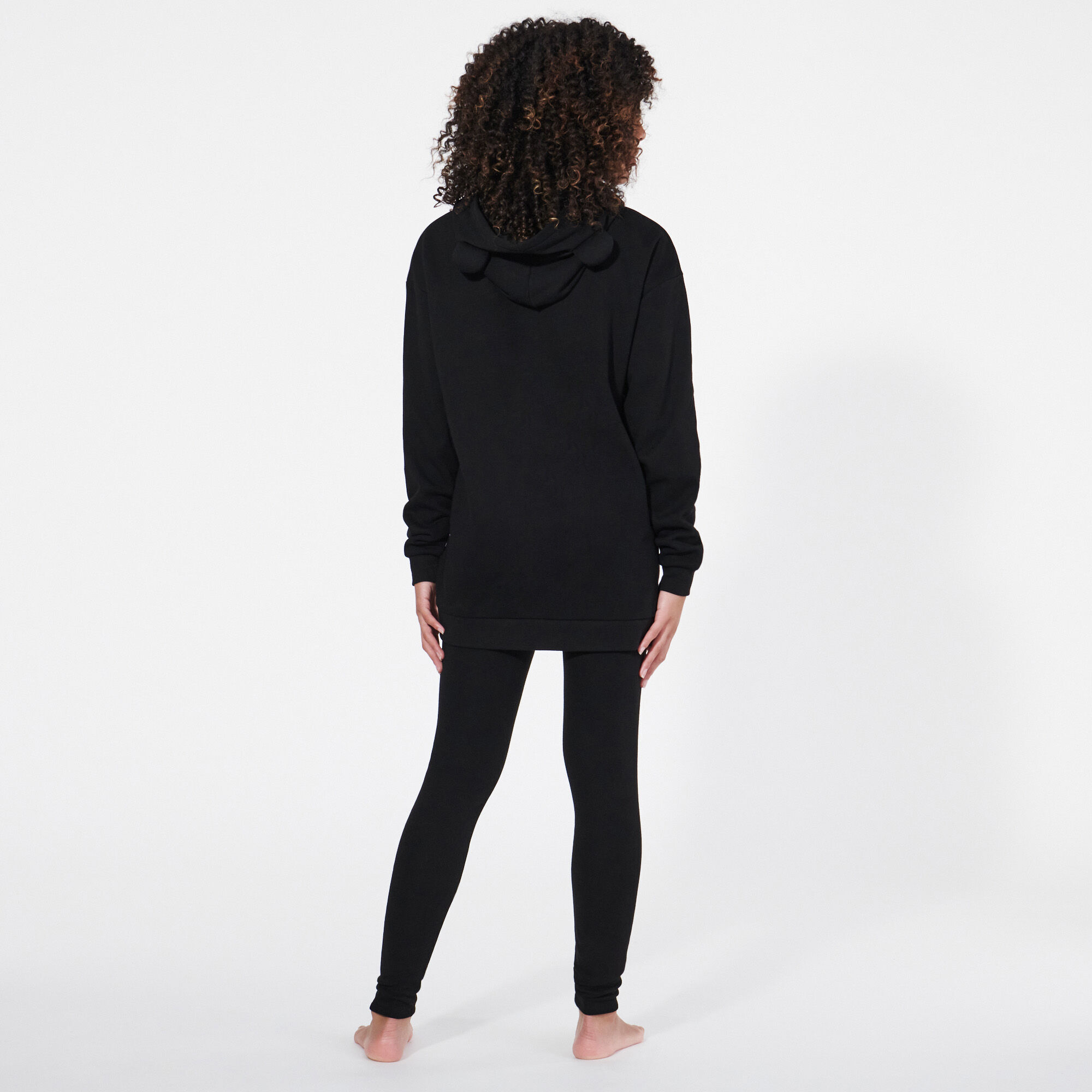 on these fur leggings - black - Undiz