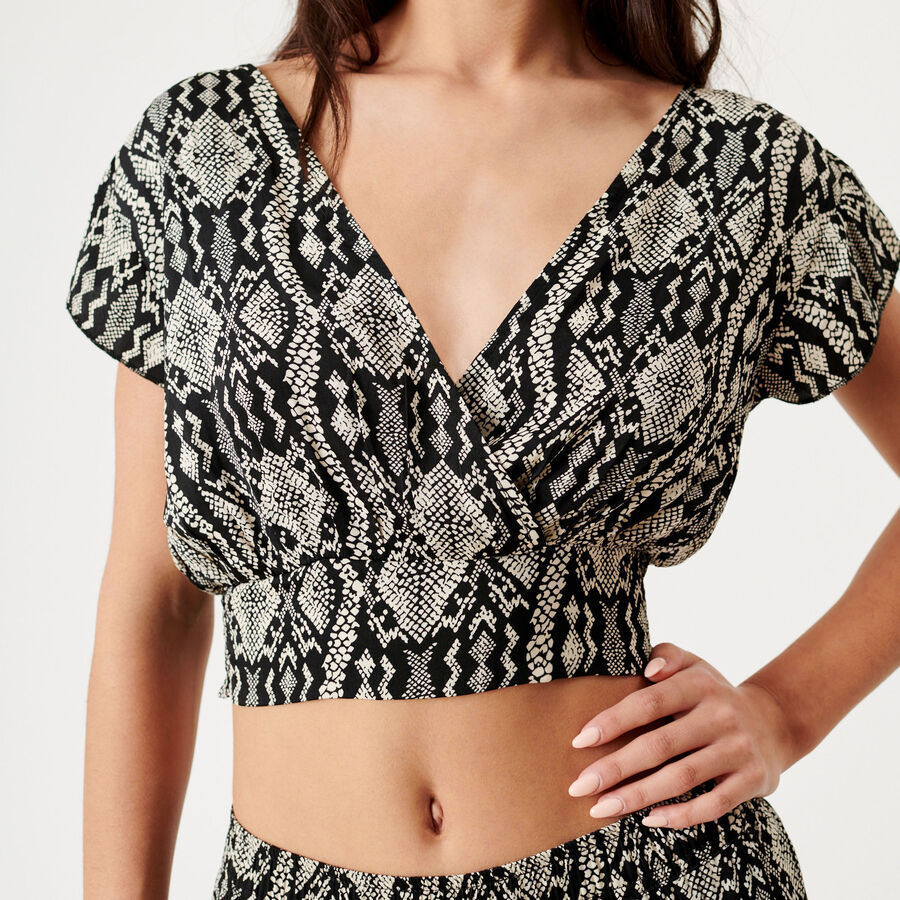 relaxed fit top with snakeskin pattern;