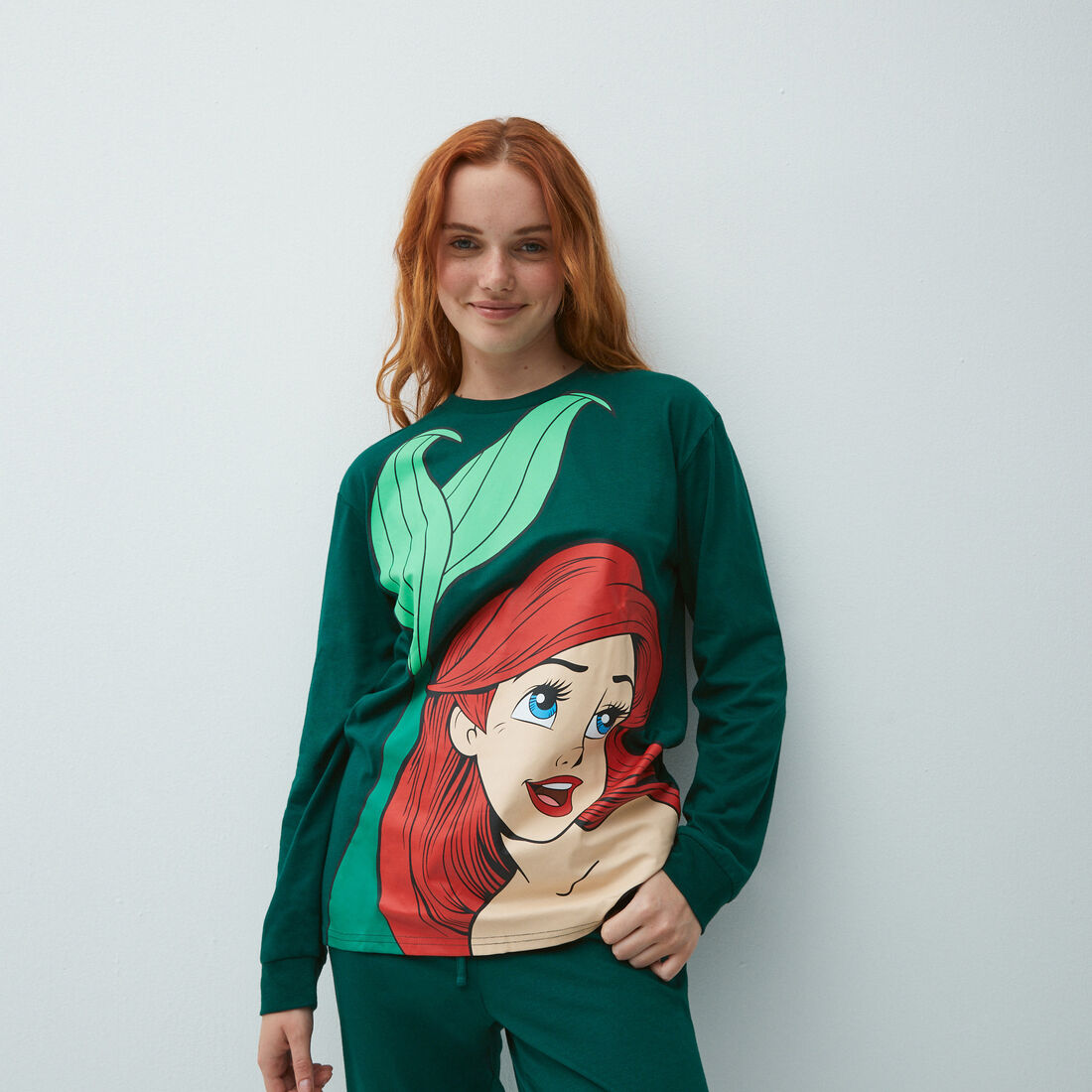 little mermaid printed t-shirt and bottoms pyjama set;
