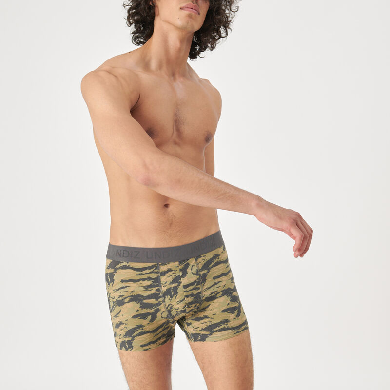 boxer with camouflage motifs;