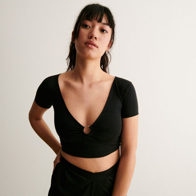 crop top with ring detail - black;