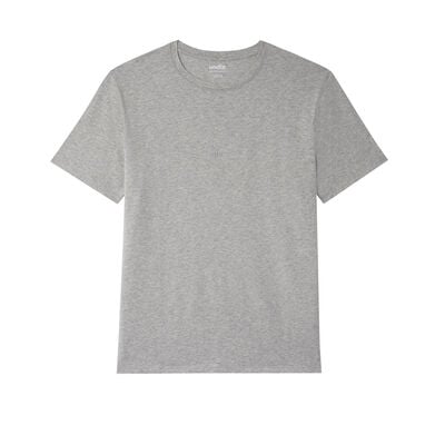 plain cotton T-shirt;