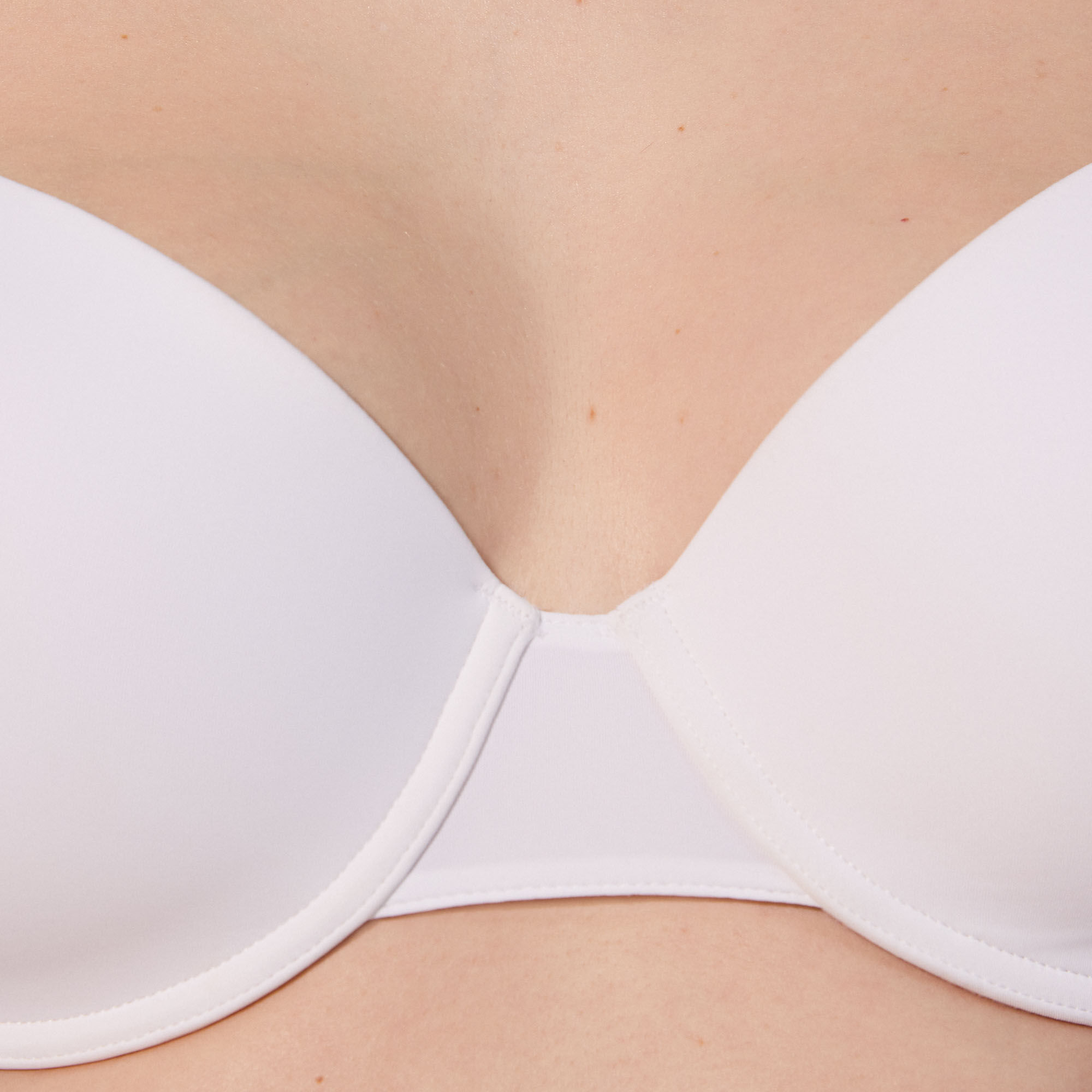 Microfibre push-up padded bra - white - Undiz