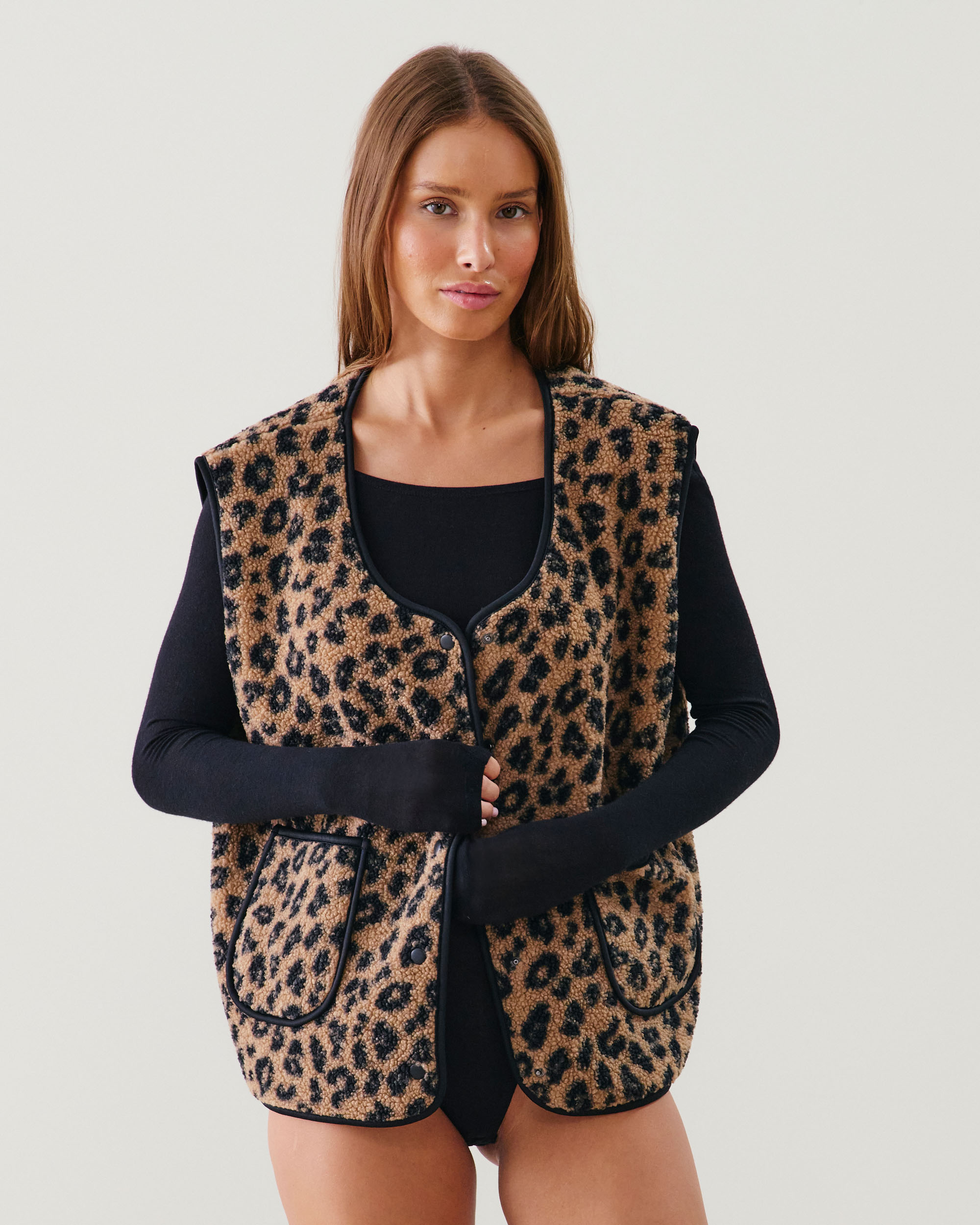 Leopard print sherpa gilet - light brown - Undiz